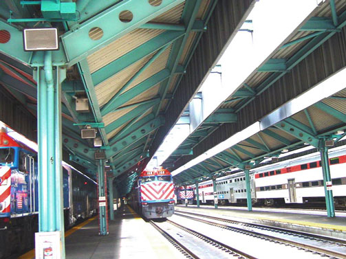 650 x R2S8s supplied to Chicago Metra Railway Stations